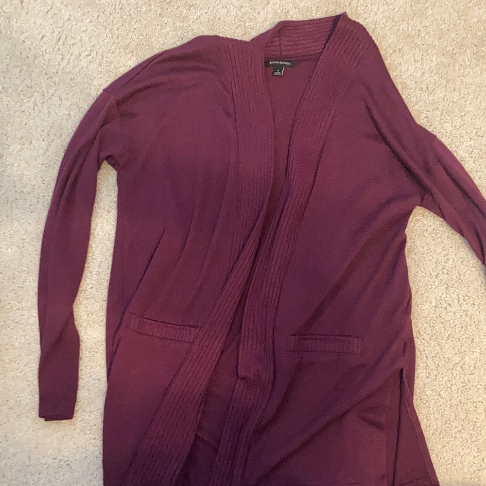 Banana republic size small maroon sweater